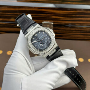 Patek Philippe Nautilus 5724 Modified Full Options Bezel Moissanite Diamonds 40mm (17)